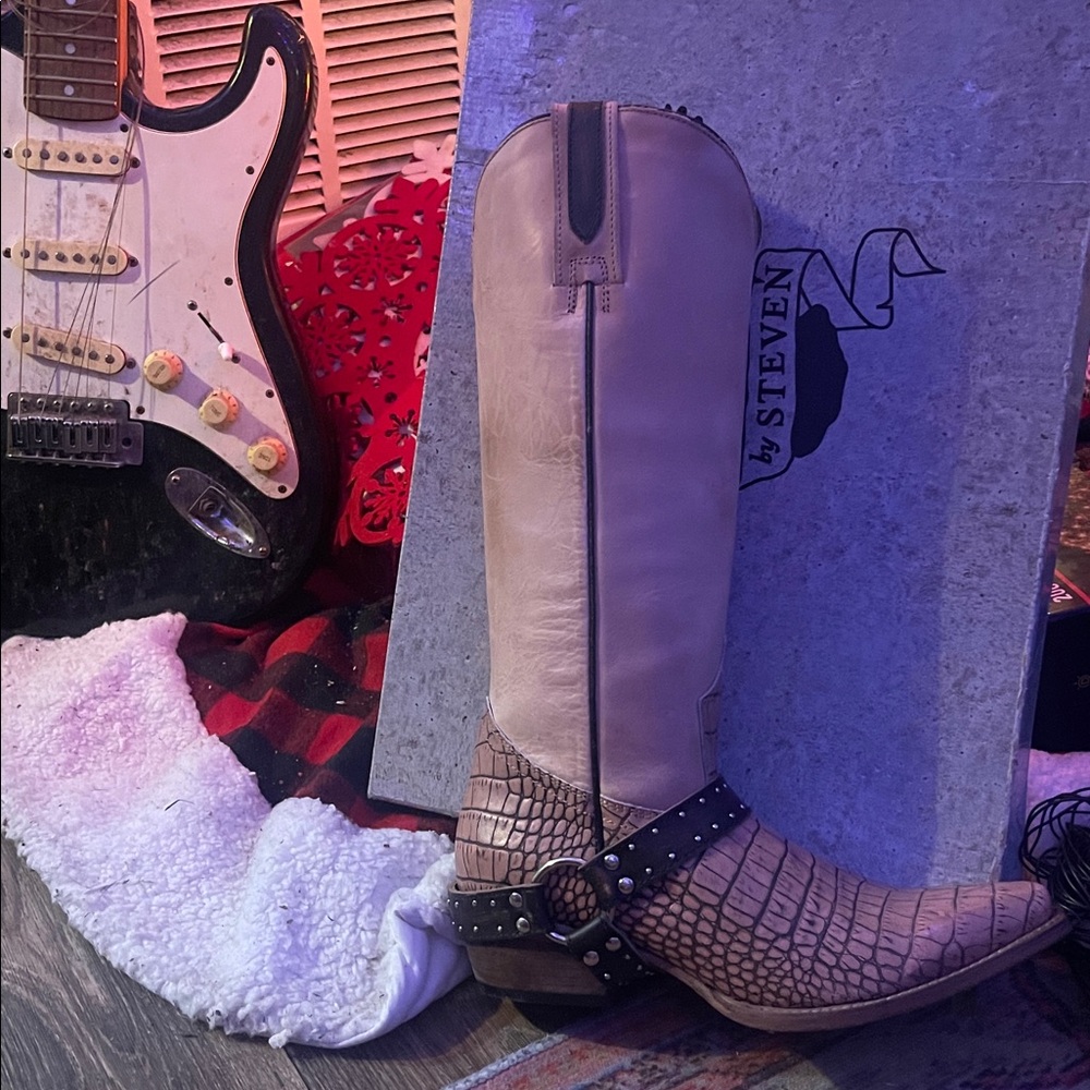 Freebird Heeled Boots BRAND NEW,In box